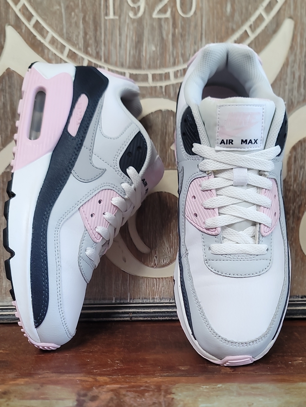 Nike Air Max Women's White Pink Gray Sneakers
